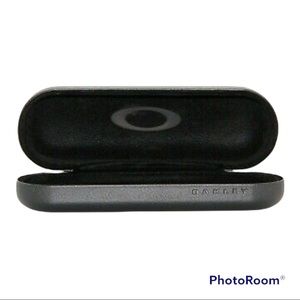 Oakley black hard clamshell sunglasses case